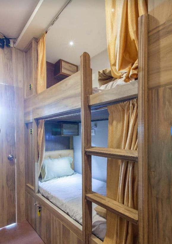 Abza Deluxe Dormitory Βομβάη Εξωτερικό φωτογραφία